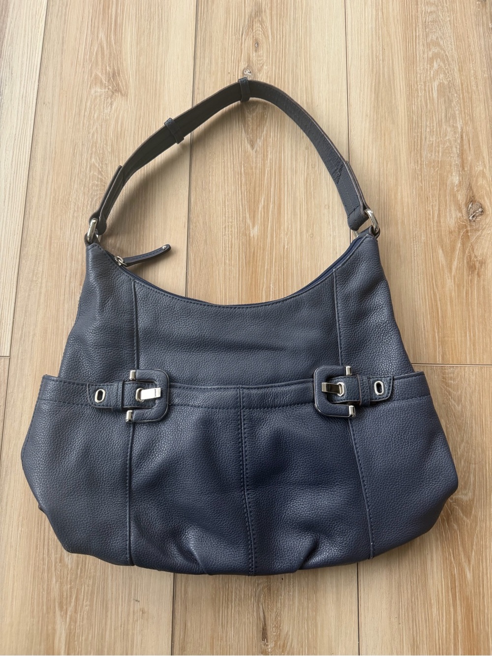 Leather Shoulder Bag in Navy Blue - Classic Women's Carryall
